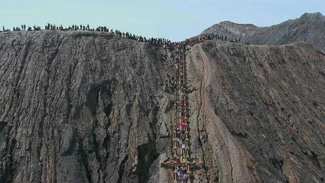 the crowd climbing stair to Mt.Bromo crater.