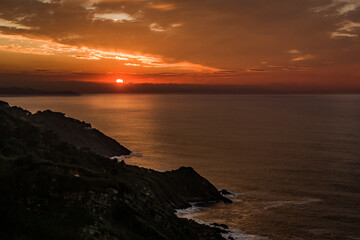 Puesta de sol sobre el Cantábrico