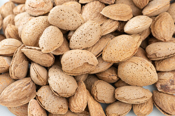 Shelled almonds and hulled almonds
