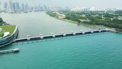 singapore dam, marina barrage wavebreaker, tsunami protection barrier in Singapore city