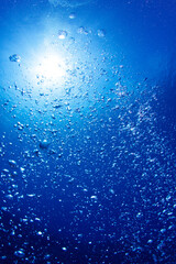 ダイバーの吐き出すエアー