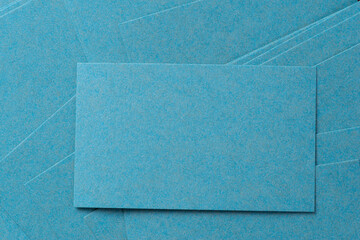 重なる青色のカード