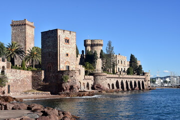 France, côte d'azur, Théoule sur Mer, le château a été construit sur une ancienne savonnerie, reconstruit au XIX° siècle, il a subi depuis plusieurs transformations.