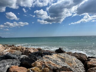 Morze podczas pięknej wiosennej aury. © marriaci_photo