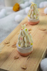 Gourmandise de Noël, biscuit amande et ganache chocolat blanc
