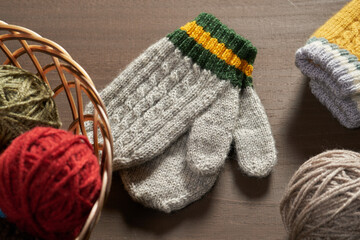 編みもののイメージ 　手袋