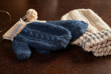 編みもののイメージ 　手袋
