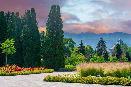Immerse yourself in the serenity of nature surrounded by mountain scenery in this stunning garden park, Nature Escape.