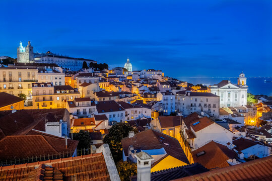 Portugal, Lisbon District, Lisbon, Alfama district at dusk