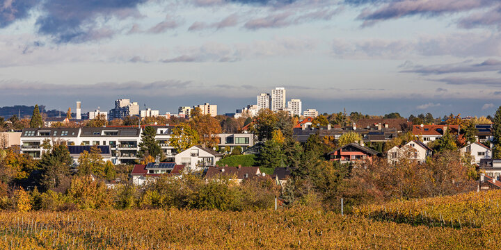 Germany, Baden-Wurttemberg, Bad Cannstatt, Panoramic view ofIm Geiger district in autumn