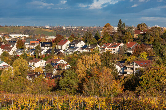 Germany, Baden-Wurttemberg, Bad Cannstatt, Im Geiger district in autumn