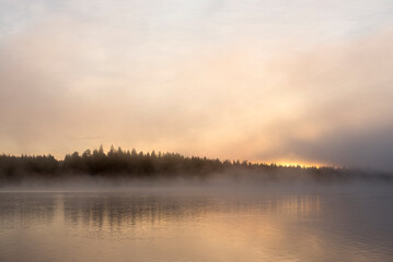 Fototapeta premium Sonnenaufgang am Piteälven in Schweden
