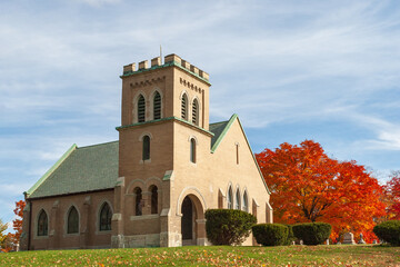 Fototapeta premium Pine Hill Cemetery Chapel in Fall
