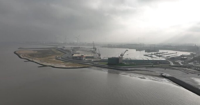 The Port of Delfzijl trading port and a former naval port in the Dutch municipality of Eemsdelta .
