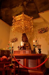 大船観音様の胎内。昭和4年建設に着手し、戦争による中断を経て、昭和35年4月世界平和を願う温容ゆたかなお姿に完成しました。高さ25m、巾19m、奥行13m