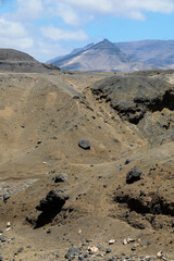 Erosion von alter vulkanischer Landschaft mit Vulkanen und Lava Gebrösel