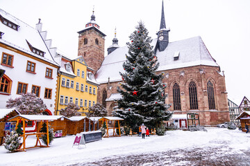 Besuch auf dem winterlichen Weihnachtsmarkt in Schmalkalden - Thüringen - Deutschland