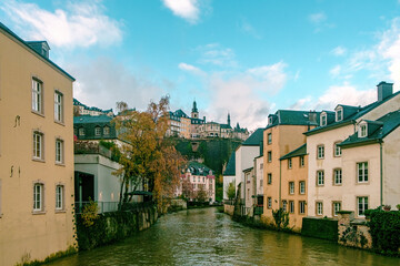 Fototapeta na wymiar canal in Luxembourg with blue sky