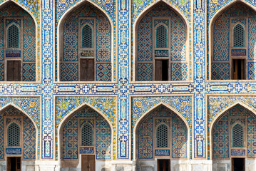 Fototapeta na wymiar Samarkand,Uzbekistan:beautiful colours and patterns of islamic architecture.