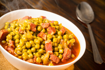 Guisantes con jamón
