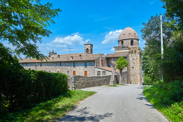 Obraz premium Beautiful view of the church of San Nicola near Solferino, below the castle tower of La Rocca. Lombardy, Italy. Where the famous battle of Solferino took place in 1859.