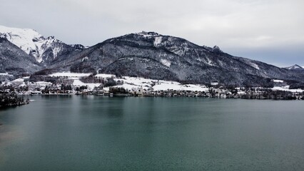 Winter und Weihnachten in den Bergen des Wolgansee. Austria, Strobl, St Gilgen.