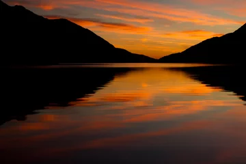 Papier Peint photo Viaduc de Glenfinnan Glenfinnan Loch Shiel Scotland sunset reflection