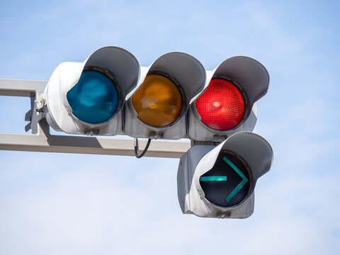 矢印式信号機」の写真素材 | 43件の無料イラスト画像 | Adobe Stock