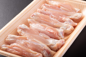 香草美水鶏　手羽中