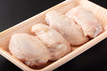 香草美水鶏　手羽先