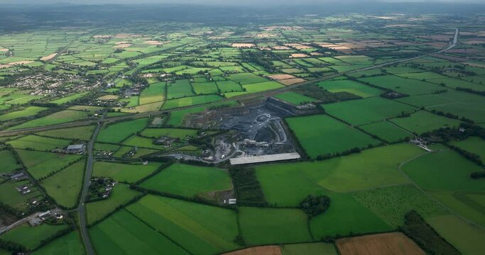 A small quarry that pollutes the environment 4k