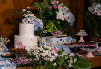 revelation tea, baby shower, decorated table, vintage party, party decoration with natural flowers