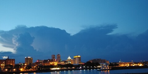 Fototapeta premium View of the city skyline
