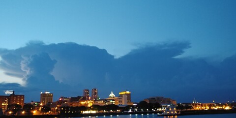 Fototapeta premium View of the city skyline