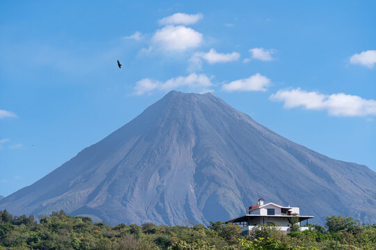 Paisaje del Volc&aacute;n de Colima Jalisco M&eacute;xico.