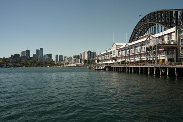 Fototapeta na wymiar city harbour bridge, Sydney Australia 