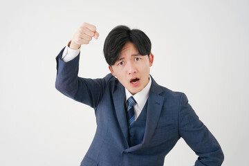 怒るビジネスマン　白背景