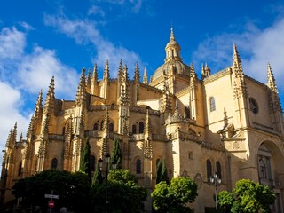 Fototapeta na wymiar To the north of Madrid lies the absolutely picturesque city of Segovia, Spain. It makes the perfect day trip from Madrid to wander its quaint streets and admire its incredible Roman aqueduct