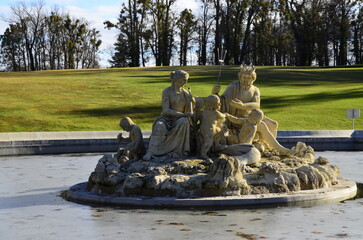 Šilheřovice - castle fountain Neptun - bathing children © Petra