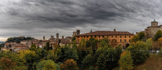 Fototapeta na wymiar panorama view of the Citta Alta of Bergamo under an overcast sky in autumn