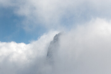 Fototapeta na wymiar Mięguszowiecki Szczyt Wielki skąpany we mgle, Tatry Wysokie.