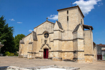 Fototapeta premium Coulon. Eglise sainte trinité. Deux Sèvres, Poitou Charentes 