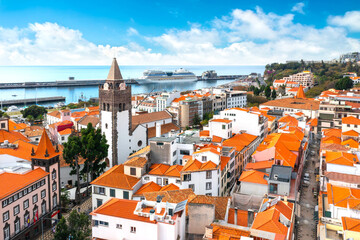 Fototapeta na wymiar Panoramic view of the capital of Madeira island Funchal, Portugal 