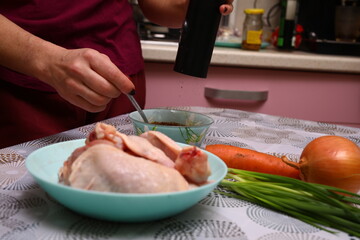Preparing chicken marinade