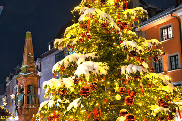 Christbaum auf dem Weihnachtsmarkt in Konstanz