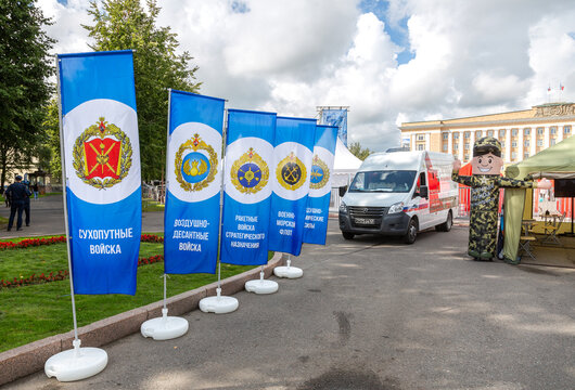Mobile selection point for military service under contract to the Russian Army