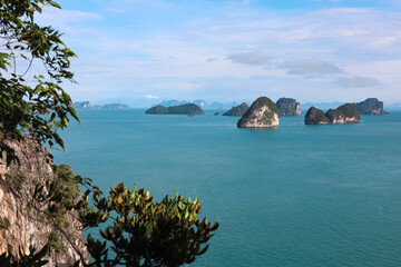 Fototapeta premium Viewpoint on Koh Hong island with scenery view 360 degree to islands at Krabi province of Thailand. Sea landscape of national park Than Bok Khorani