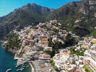 Naklejka premium Positano is a seaside town in the southern Italian region of Campania in the province of Salerno. It is the westernmost point of the famous Amalfitana, which is known worldwide for its natural beauty.