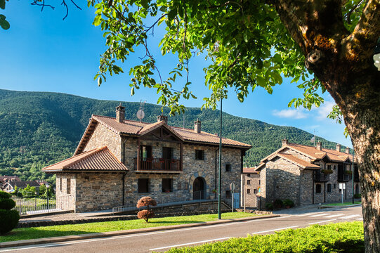 Gav&iacute;n ​​is a Spanish town belonging to the municipality of Biescas, in Alto G&aacute;llego, province of Huesca, Arag&oacute;n. Spain