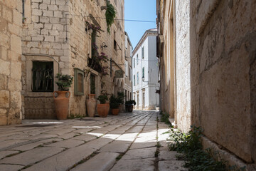 Obraz premium Empty streets in neighbourhoods in town of Vis in Croatia